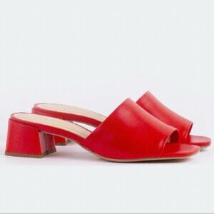 L’INTERVALLE Leather Sandals